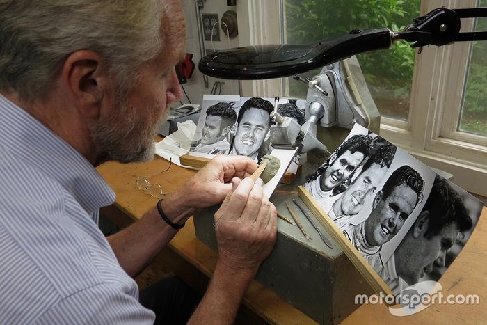 William Behrends da forma a Al Unser Baby Borg