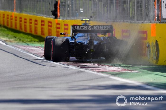 Kevin Magnussen, Haas VF-19 