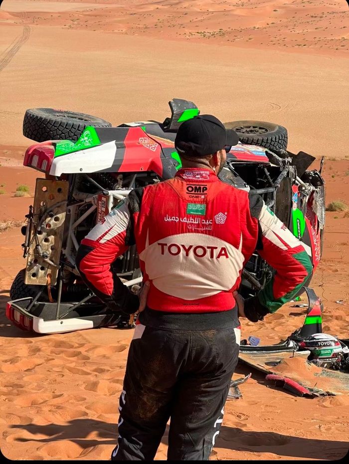 #201 Overdrive Racing Toyota Hilux Overdrive: Yazeed Al-Rajhi, Timo Gottschalk, accidente