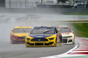 Brad Keselowski, Team Penske, Ford Mustang Thomas Built Buses, Chase Elliott, Hendrick Motorsports, Chevrolet Camaro LLumar, Joey Logano, Team Penske, Ford Mustang Shell Pennzoil