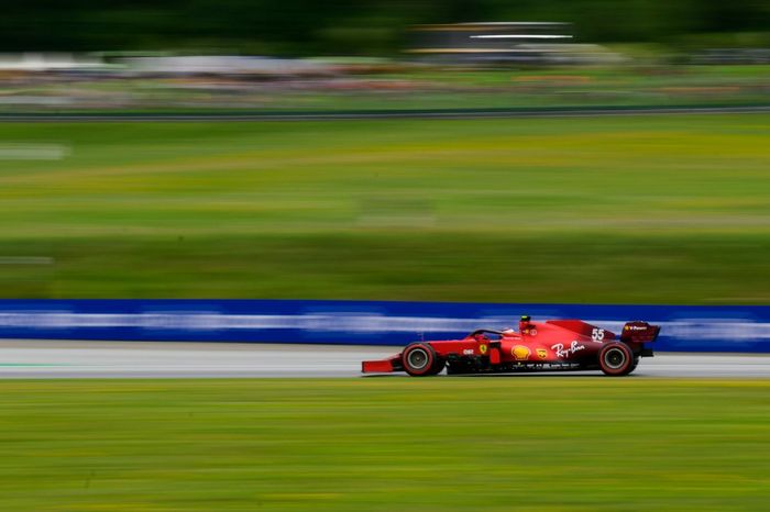Carlos Sainz Jr., Ferrari SF21