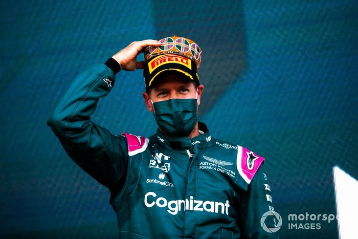 Podio: segundo lugar Sebastian Vettel, Aston Martin