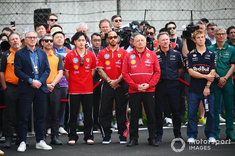 Les pilotes et le personnel de l'équipe se réunissent pour rendre hommage au regretté Eddie Jordan