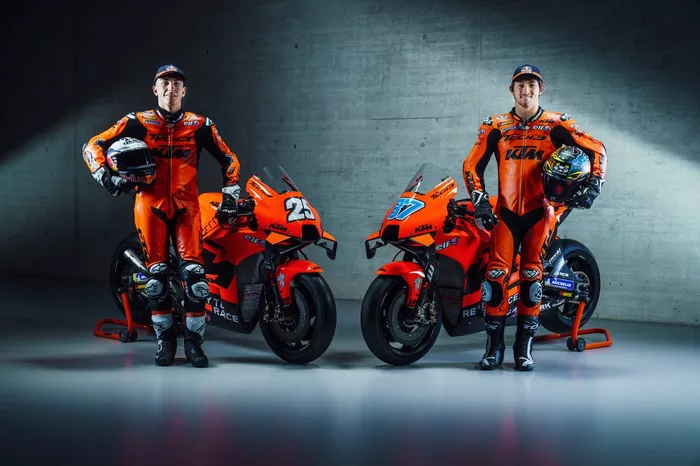 Remy Gardner, KTM Tech3, Raul Fernandez, KTM Tech3
