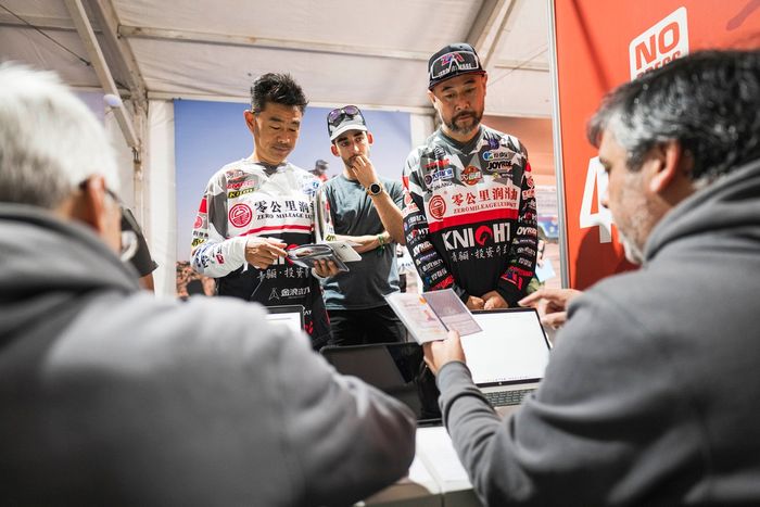 #40 Joyride Race Service KTM: Zhao Hongyi, #56 Joyride Race Service KTM: Zhang Min