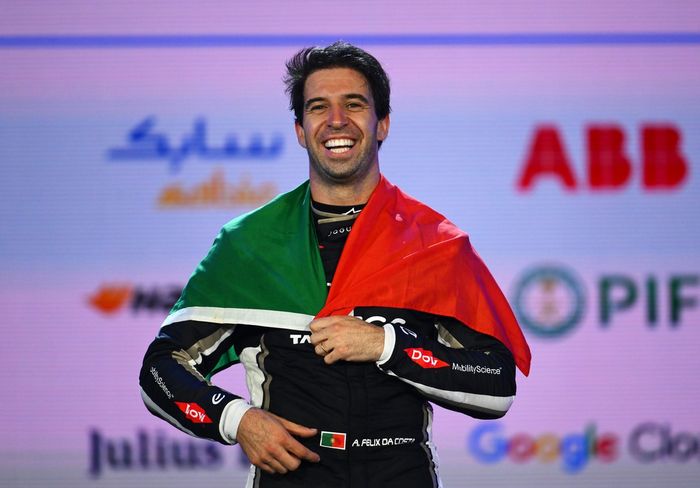 Race winner Antonio Felix Da Costa, Jaguar TCS Eacing