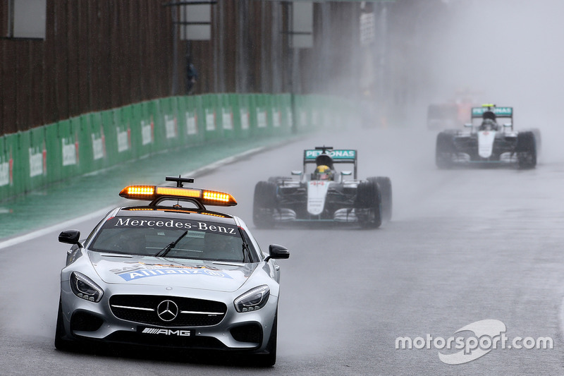 Safety-Car-Phase: Lewis Hamilton, Mercedes AMG F1 W07 Hybrid, führt