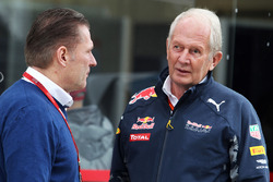 Йос Ферстаппен, консультант Red Bull Motorsport доктор Гельмут Марко