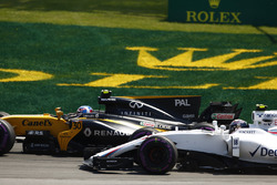 Jolyon Palmer, Renault Sport F1 Team RS17 ve Lance Stroll, Williams FW40