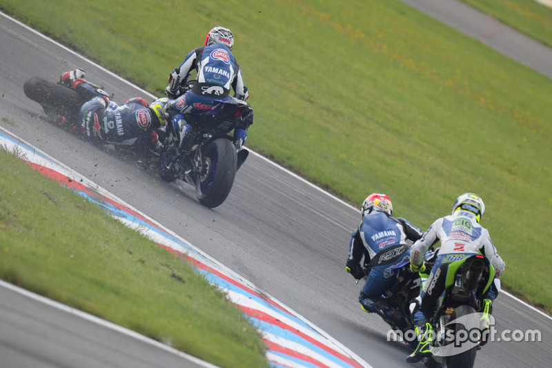Düşen Federico Caricasulo, GRT Yamaha Official WorldSSP Team, Lucas Mahias, GRT Yamaha Official WorldSSP Team