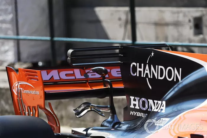 McLaren MCL32 rear wing