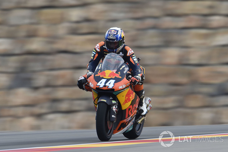 Na Moto2, Miguel Oliveira conquistou sua segunda pole no ano. Apesar de uma confusão após a sessão com a FIM, o piloto cimentou sua 2ª pole de 2017. Líder, Franco Morbidelli larga de 4º. Vice, Luthi é o 7º.