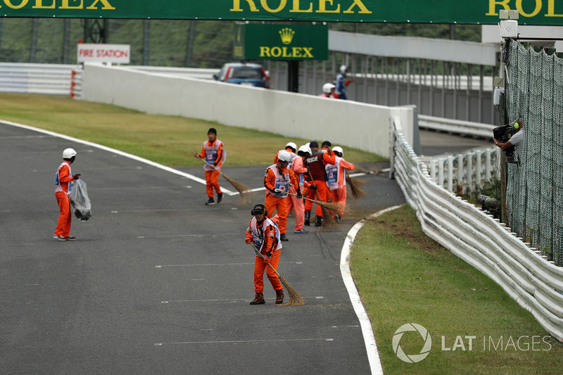 Comisarios barren Suzuka