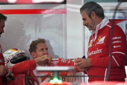 Sebastian Vettel, Ferrari and Maurizio Arrivabene, Ferrari Team Principal