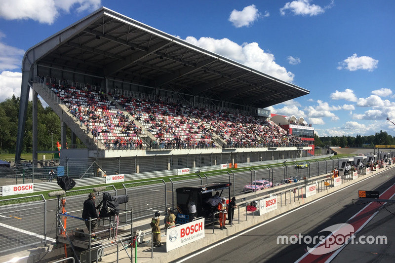 На минувших выходных на автодроме Moscow Raceway в пятый раз прошел этап немецкого чемпионата DTM