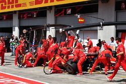 Kimi Raikkonen, Ferrari SF70H pit stop