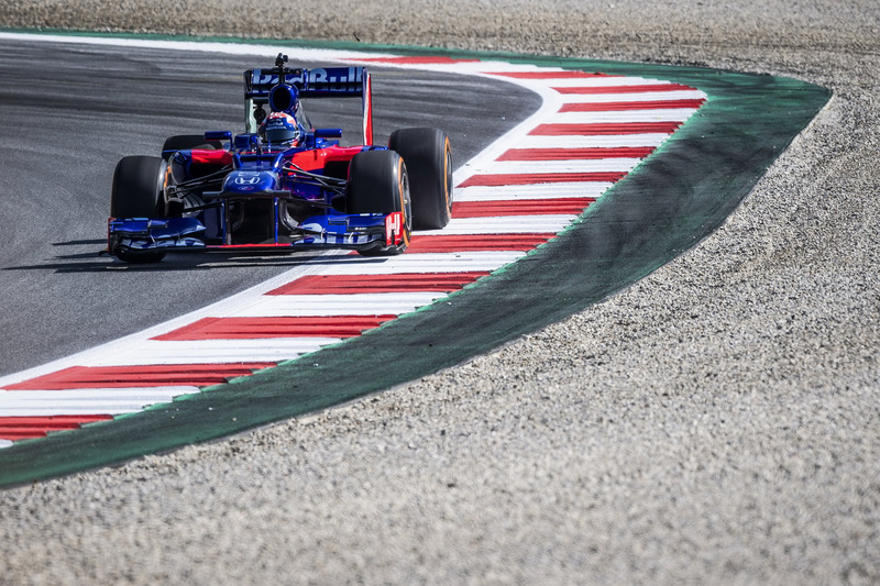 Марк Маркес тестирует машину Toro Rosso