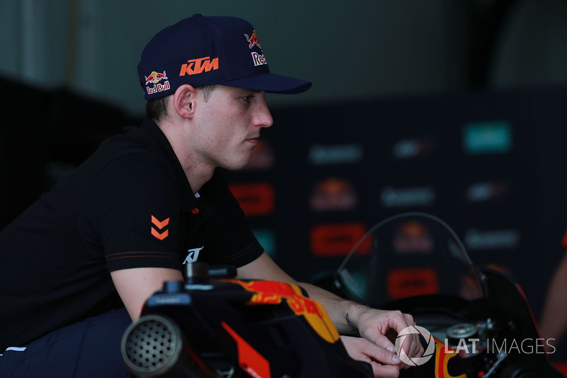 <img src="http://cdn-1.motorsport.com/static/custom/car-thumbs/MOTOGP_2018/NUMBERS/pol.png" width="50" />Pol Espargaró (Red Bull KTM Factory Racing)