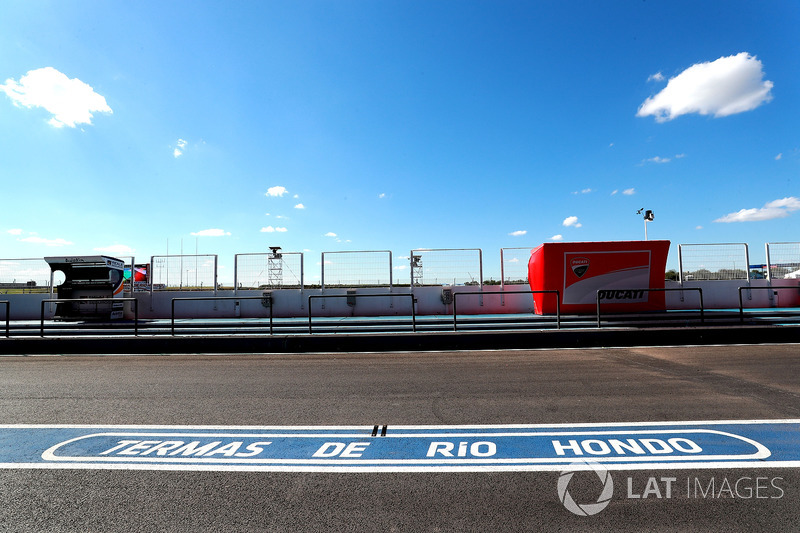 Pit lane