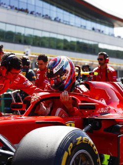 Kimi Raikkonen, Ferrari, arriva in griglia