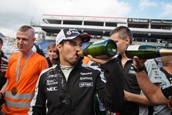 Sergio Pérez, Sahara Force India F1 celebra su tercera posición con el equipo