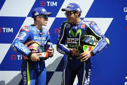 Le poleman Valentino Rossi, Yamaha Factory Racing, et le deuxième Maverick Viñales, Team Suzuki MotoGP