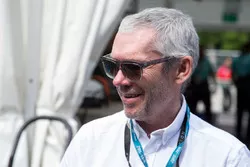 Dr. Martin Leach