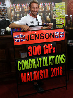 Jenson Button, McLaren Honda, feiert seinen 300. Grand Prix