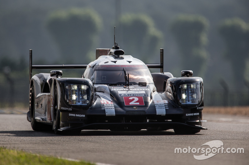 #2 Porsche Team Porsche 919 Hybrid: Romain Dumas, Neel Jani, Marc Lieb