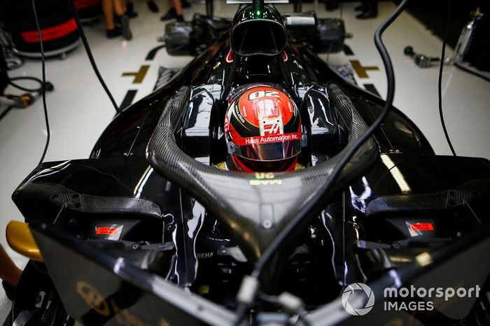 Kevin Magnussen, Haas F1, in cockpit