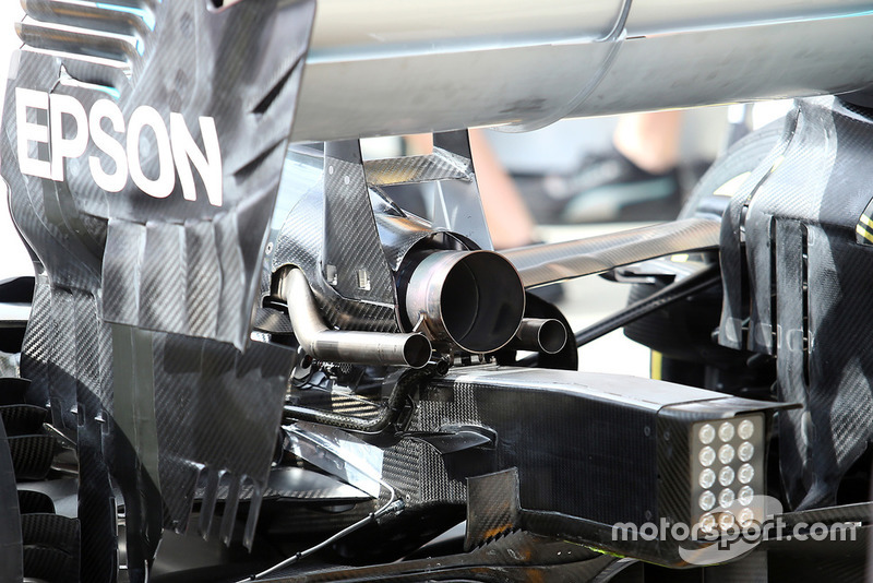 Mercedes AMG F1 W09 exhaust
