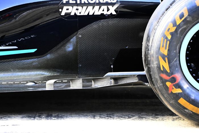 Detalle del piso del Mercedes W12