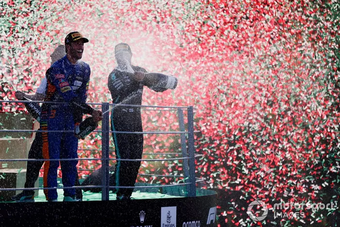 Podio: ganador Daniel Ricciardo, McLaren