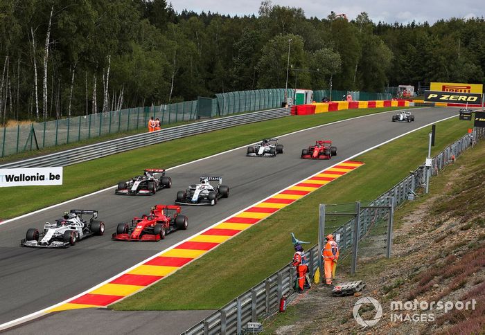 Pierre Gasly, AlphaTauri AT01, Charles Leclerc, Ferrari SF1000, George Russell, Williams FW43, Romain Grosjean, Haas VF-20, Daniil Kvyat, AlphaTauri AT01, and Sebastian Vettel, Ferrari SF1000, during Qualifying