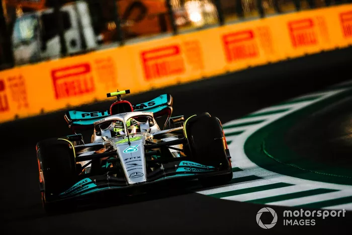 Lewis Hamilton, Mercedes W13