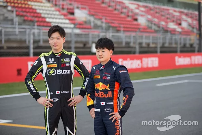 角田裕毅（イェンツァー）と名取鉄平（カーリン）