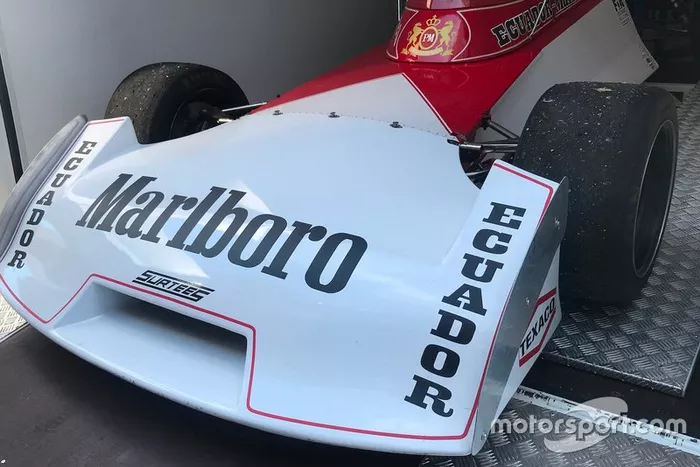 Détails de l'aileron avant de la Surtees F2