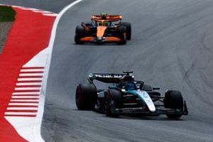 George Russell, Mercedes F1 W15, Lando Norris, McLaren MCL38