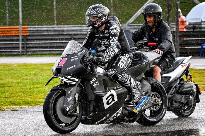 Aleix Espargaro, Aprilia Racing