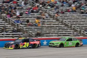 William Byron, Hendrick Motorsports, Chevrolet Camaro Axalta, John Hunter Nemechek, Front Row Motorsports, Ford Mustang Speedy Cash