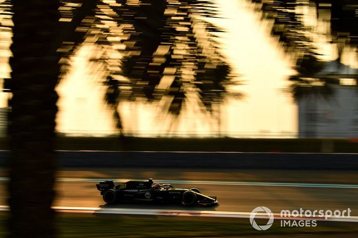 Esteban Ocon, Renault R.S. 19 