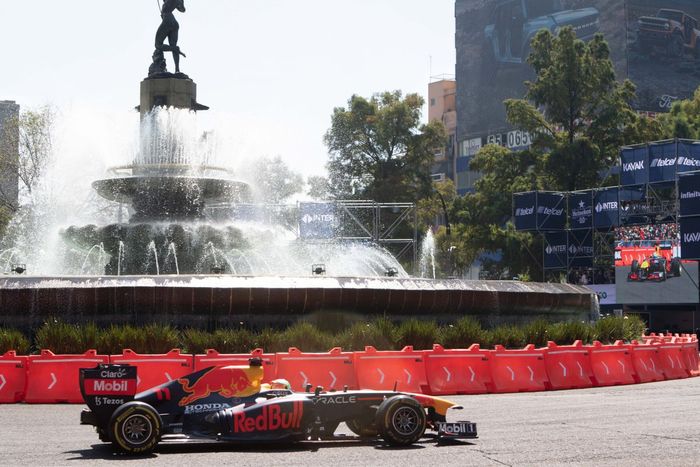 Sergio Pérez. Red Bull Show Run CDMX