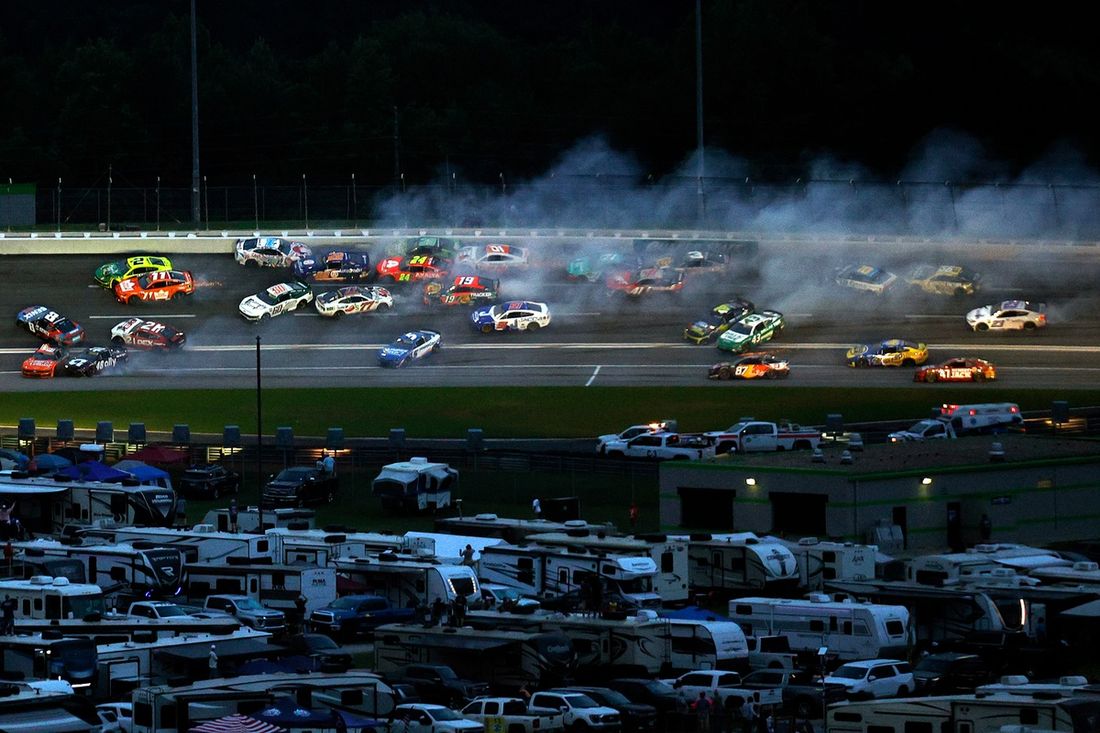 Austin Cindric, Team Penske Ford, Denny Hamlin, Joe Gibbs Racing Toyota, Josh Berry, Wood Brothers Racing Ford, Ross Chastain, Trackhouse Racing Chevrolet, Joey Logano, Team Penske Ford, Ryan Preece, Roush Fenway Keselowski Racing Ford, Brad Keselowski, R