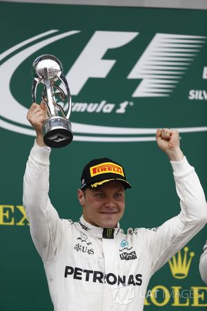 Podio: segundo lugar Valtteri Bottas, Mercedes AMG F1