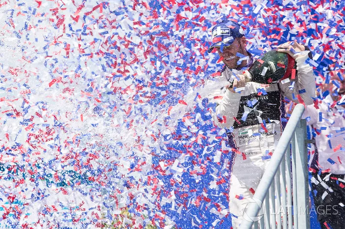 Podio: il vincitore Sam Bird, DS Virgin Racing