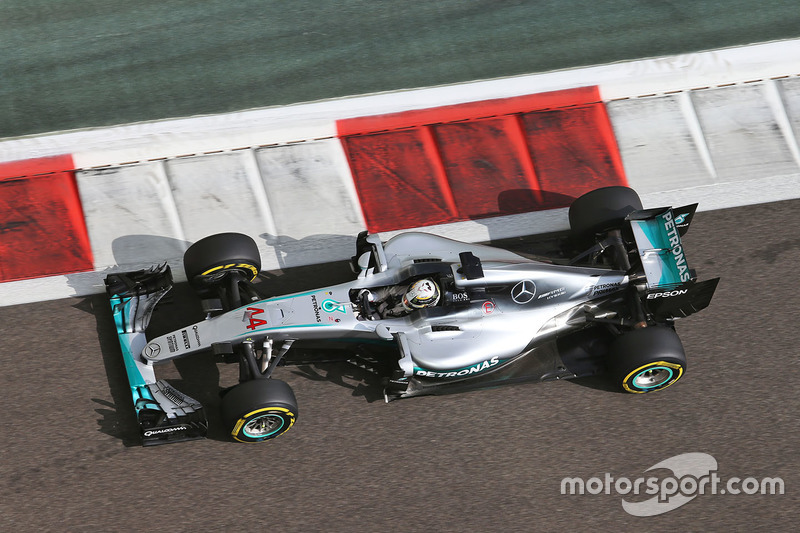 1. Lewis Hamilton, Mercedes AMG F1 W07 Hybrid