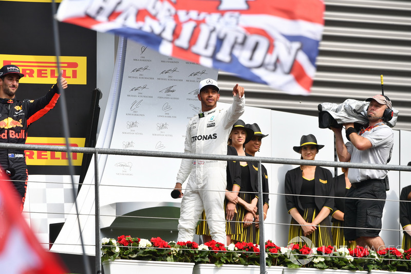 Race winner Lewis Hamilton, Mercedes AMG F1 celebrates on the podium