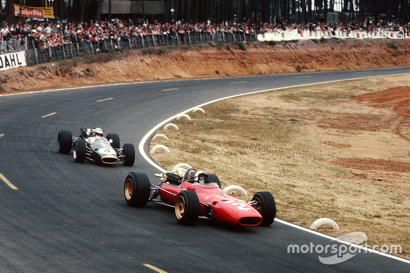 Chris Amon, Ferrari 312, Denny Hulme, Brabham BT24