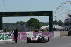 №2 Porsche Team, Porsche 919 Hybrid: Брендон Хартли, Эрл Бамбер, Тимо Бернхард