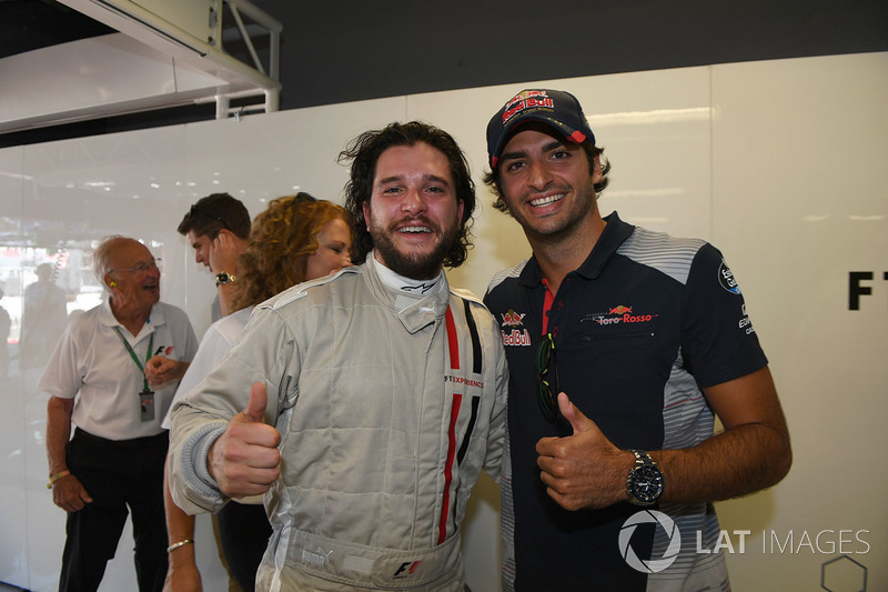 Carlos Sainz Jr., Scuderia Toro Rosso, F1 y Harington, Actor, Keith Bruce Zsolt Baumgartner, F1 Experiences coche de 2 plazas